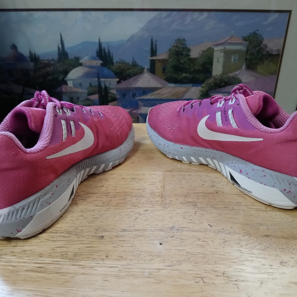 👟👟NIKE AIR PINK ZOOM STRUCTURE🛍👡GET YOUR PINK COLORS ON.👚🩱 - Picture 6 of 16